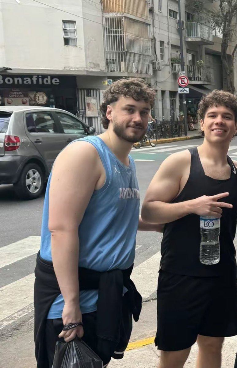 Está en volumen infinito tutu