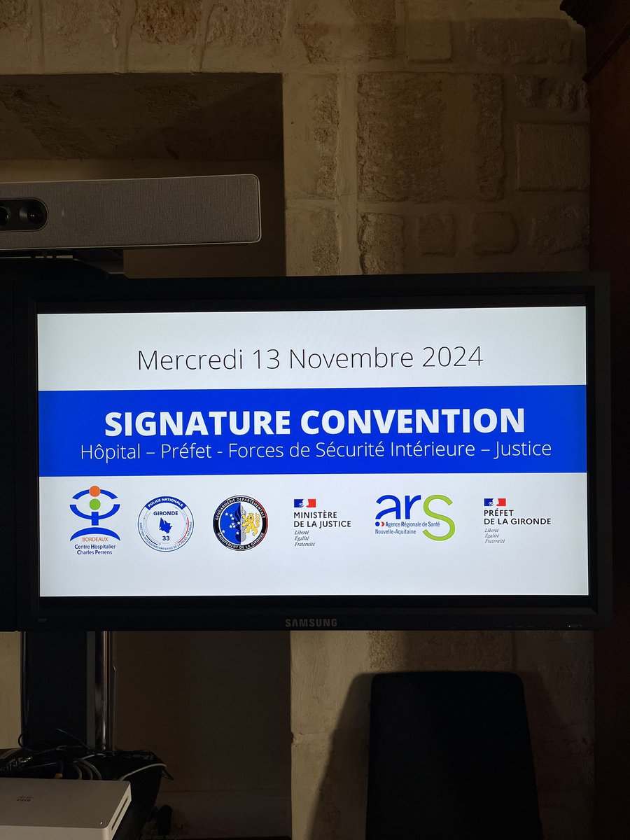 Sébastien Gard (@sebastien_gard) on Twitter photo Pour protéger nos patients et sécuriser les admissions en urgence. Pour protéger nos agents hospitaliers.
Nous avons signé aujourd’hui une convention renforçant la coopération entre <a href="/ch_perrens/">CH Charles Perrens</a>, les #FSI, la Justice et <a href="/PrefAquitaine33/">Préfet Nouvelle-Aquitaine et Gironde</a>. 🙏aux acteurs de ce travail collaboratif Pour protéger nos patients et sécuriser les admissions en urgence. Pour protéger nos agents hospitaliers.
Nous avons signé aujourd’hui une convention renforçant la coopération entre <a href="/ch_perrens/">CH Charles Perrens</a>, les #FSI, la Justice et <a href="/PrefAquitaine33/">Préfet Nouvelle-Aquitaine et Gironde</a>. 🙏aux acteurs de ce travail collaboratif