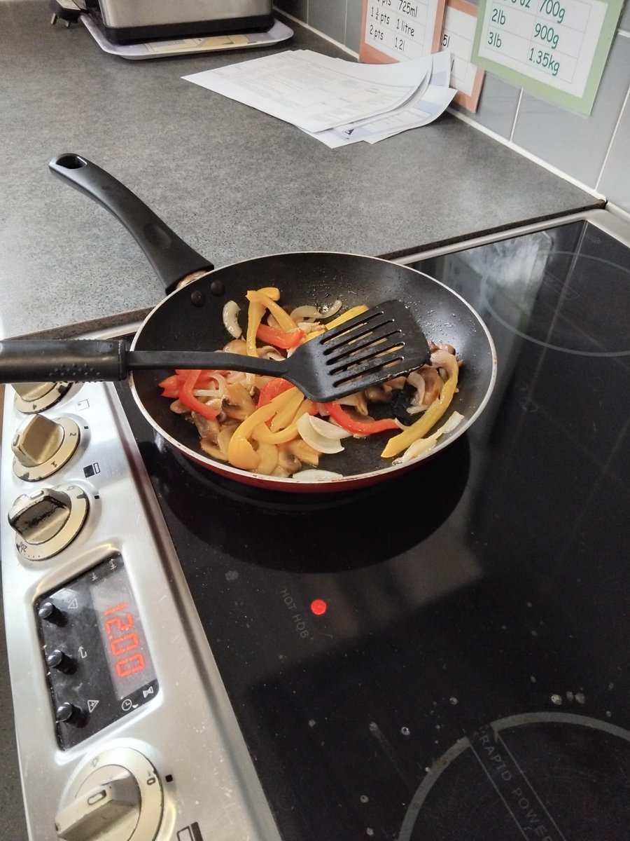 RaedwaldT's tweet photo. Students at Westbridge Academy have been enjoying their Food Tech classes and their latest lesson was all about presentation. Check out their fantastic work! #westbridgeacademy https://t.co/VAZibnwncE