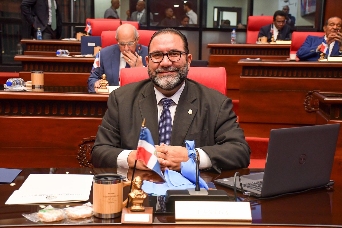SenadoRD's tweet photo. El senador @RogelioGenao abogó por un nuevo Código Penal, “para salir del atraso de los años 1800´s”, y pidió criminalizar la evasión fiscal y propuso que el año 2025 sea declarado año de eficiencia recaudatoria, cualificación del gasto y lucha contra la evasión fiscal. https://t.co/MB5olCaqql