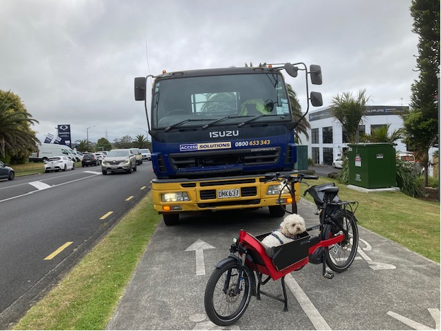 Gotta love the irony of the company name 🙃 "Access Problems" is more appropriate 🤣 Plus usual rudeness from the driver "I can park where I like!" "It's only for 5 mins" "Who are you to tell me what to do" "where am I supposed to park"😣