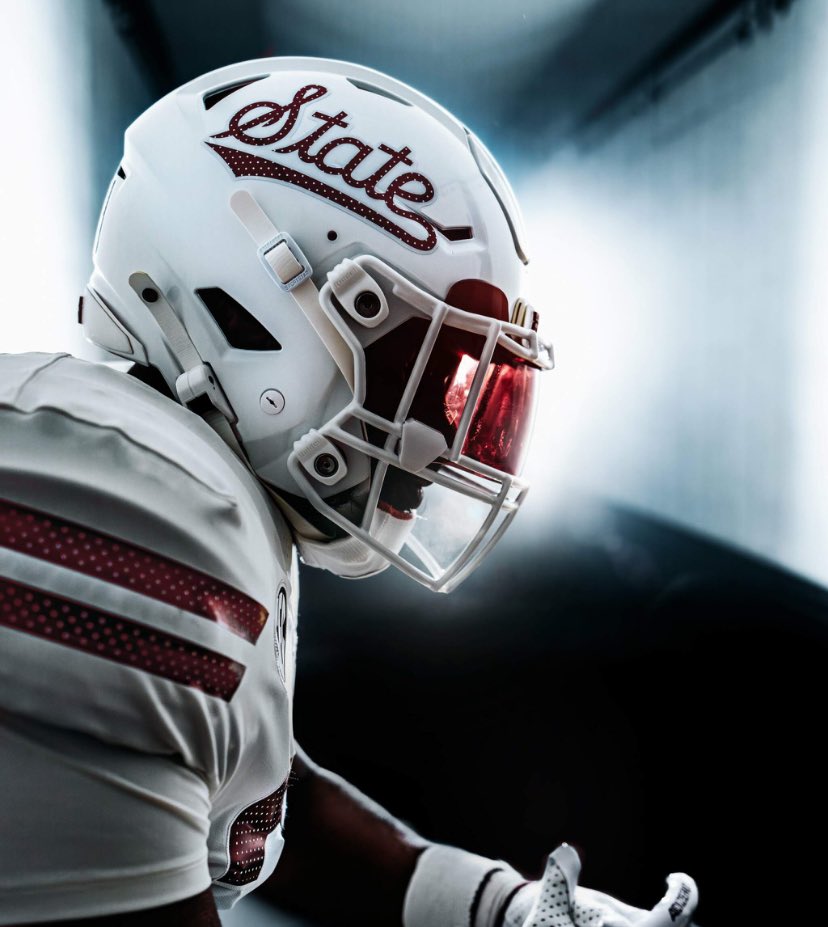 BryceSmith56's tweet photo. Appreciate Mississippi State for the invite next weekend! Excited to be apart of the SEC game-day atmosphere in Starkville! @CoachUno1 @licostie_nick5 @CoachCKennedy @Coach_Leb @Jcoop50 @duneganjace @MacCorleone74 #HailState https://t.co/1oEQIq5JYM