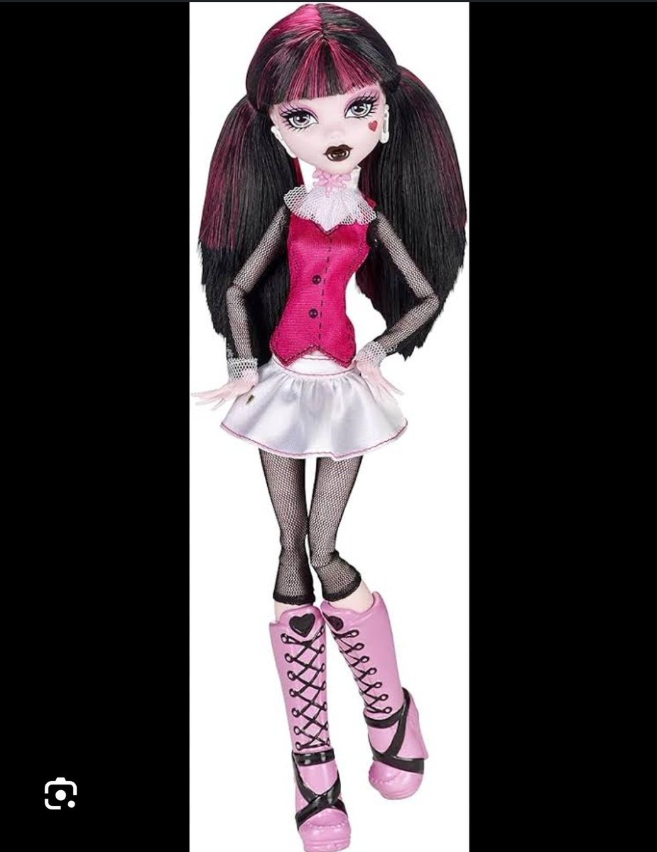 SomeB1txh's tweet photo. So... Draculaura had a recovery. https://t.co/NDhd7yzJCu