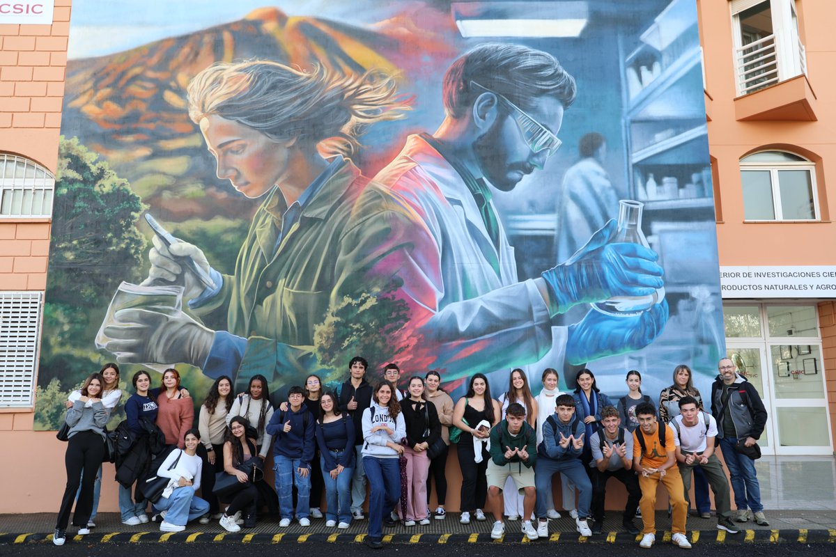 ipnacsic's tweet photo. El taller 'La vida oculta de los suelos' y nuestros 'posados' oficiales 😜
#scic24 #SomosCiencia #somosinnovación #semanacienciaCSIC https://t.co/icwqpNLrL3