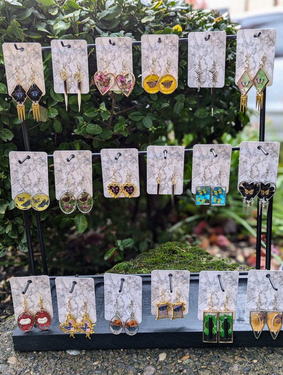 BonesGrateful's tweet image. So many new earrings coming this Friday! This is just batch one 🦋✨