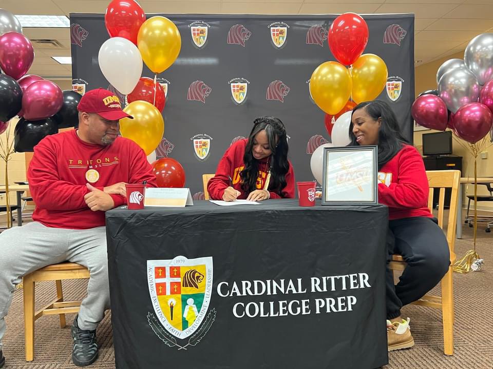 It's Signing Day at CRCP! Congratulations to our senior Autumn Jones, who signed with University of Missouri-St. Louis this afternoon to run track AND play volleyball next year. Wow!  Autumn, we can't wait to see how high you soar. 

#LionPride