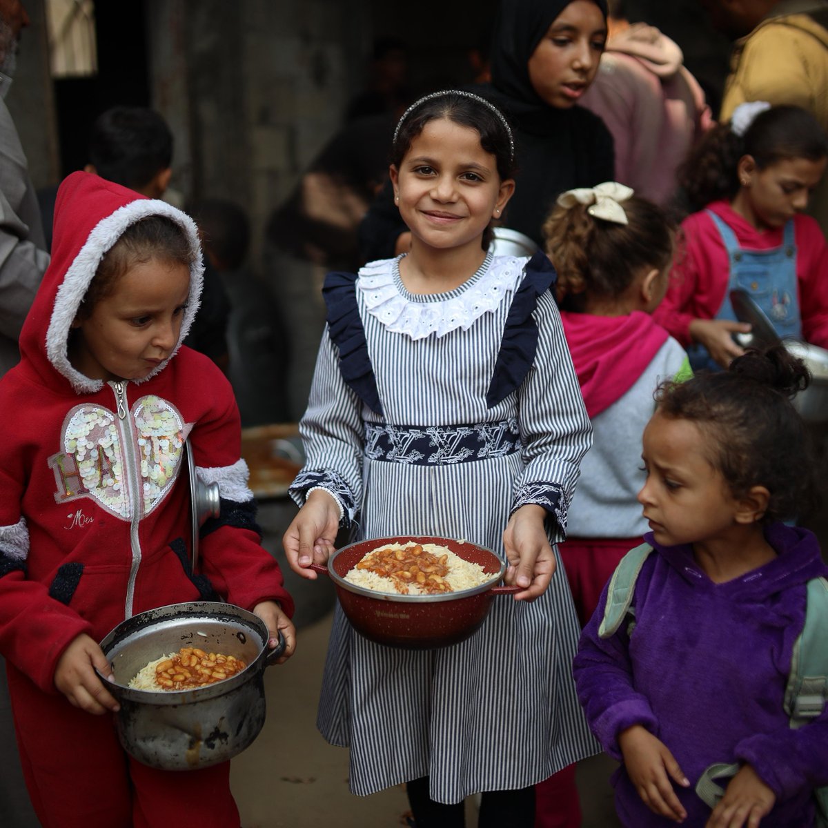 In many war-torn communities in Gaza, education has slowed or stopped, but there is still the strong desire to teach and to learn. In the greater Khan Younis region, Umm Ahmad dedicates her time to gathering children from displaced families in the neighborhood to teach lessons at