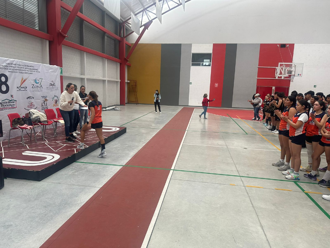 ¡Orgullo Halcón! 🦅 Nuestros equipos de básquet 3x3 de Prepa Inter 🟠 demostraron su talento y dedicación. ¡Primer lugar para los varones y segundo para las mujeres! ¡Felicidades a todos los equipos por su dedicación, esfuerzo y voluntad! ✨
#Basquetbol #Esfuerzo #PrepaInter