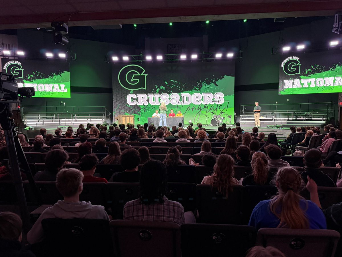 Congratulations to Ethan Bunce (Belmont Abbey), Matt Murchison (UNCW) and Luke Roupe (South Carolina) on officially signing their NLI. 
#theGboys