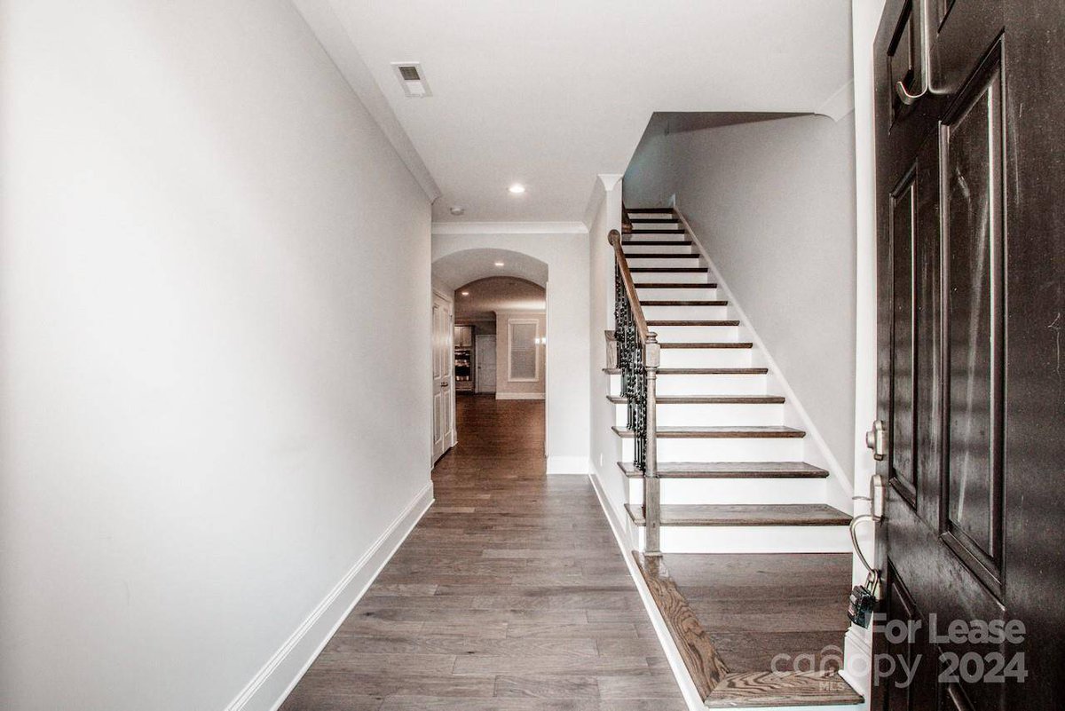 Dekuson's tweet photo. 104 Certificate ST #Unit C, Mooresville, NC 28117 A great curb appeal and location for this RENTAL!!!
Take a look at this awesome space: https://t.co/e9Poiu7PtY https://t.co/NpQPqxtm1O