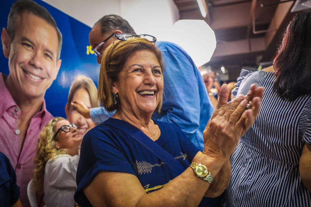 Hoy celebro el cumpleaños de mi mamá, Rita. Mujer firme y valerosa que con su entrega echó adelante a todos sus hijos. Gracias por el regalo de ser mi mamá y que tu bendición nunca me falte. 🙏🏼
¡Feliz cumpleaños! 🎂