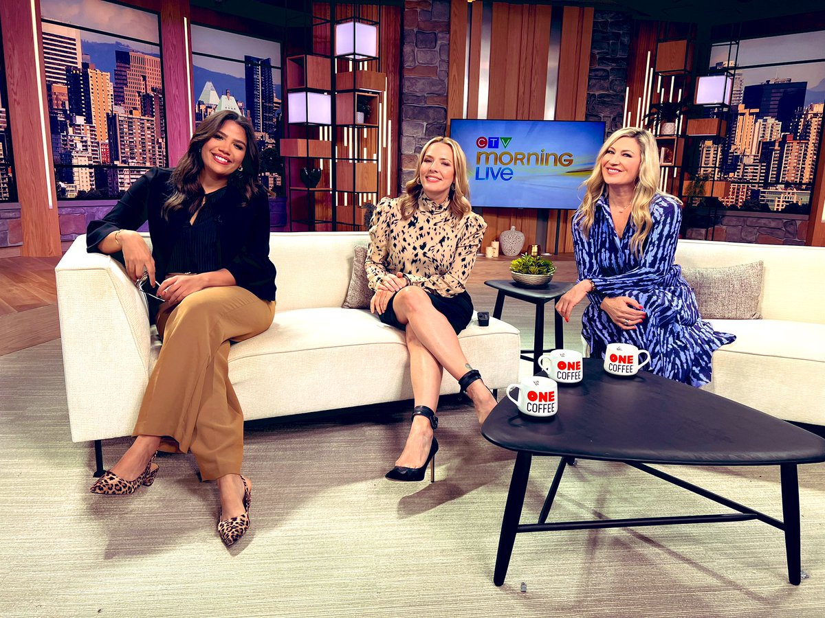 First day back filling in on @CTVMorningLive this am with <a href="/Keri_Adams/">Keri Adams</a> <a href="/CTVNewsMona/">Mona Mahmoud</a> Soggy and stormy ⛈️  on the wet coast … but sunshine and smiles in studio