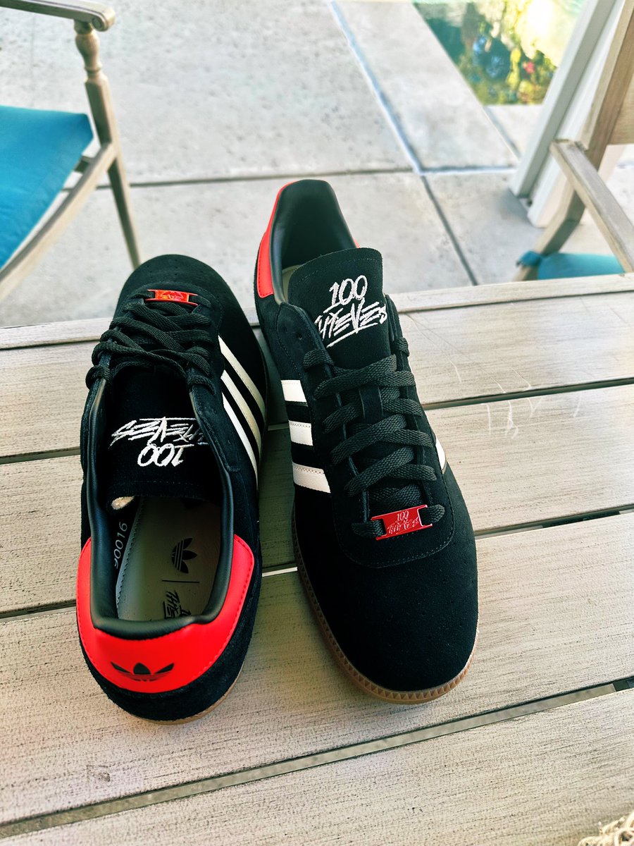 MikeAvgHawk's tweet photo. T2G @Nadeshot @adidas https://t.co/ToQQP6nbqj