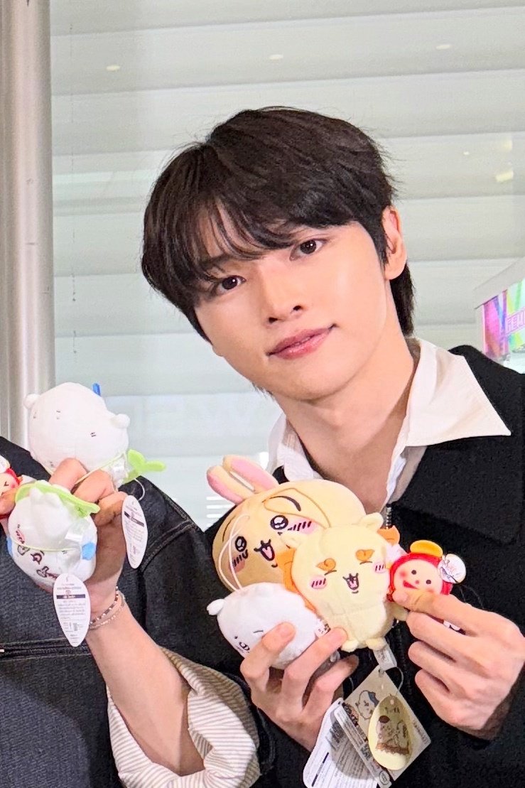 진수 tweet media