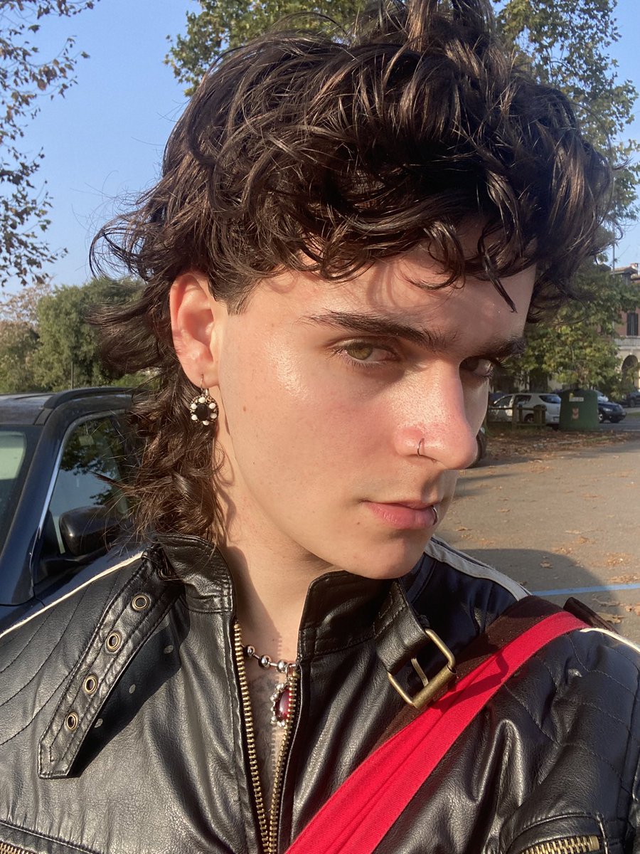 gkhwxx's tweet photo. what 30 hours no sleep look's like https://t.co/siANXIFFz1