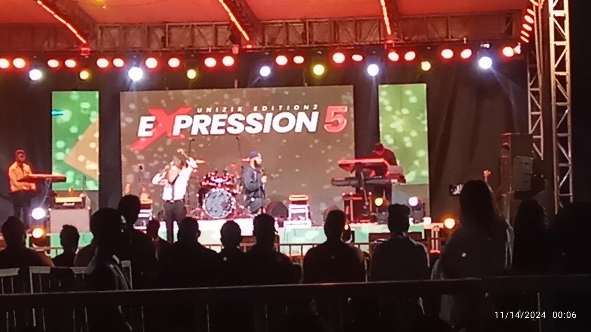 EmmanuelOdina17's tweet photo. Dr Comas Maduka (Coscharis CEO) and @hi_lyrical ministering at #expression5awka at Coke centre Unizik . #gardenofgracechurch Pastor Obi Ogbo @pastorobiogbo @gardenofgrace https://t.co/OTO4RUdpMO