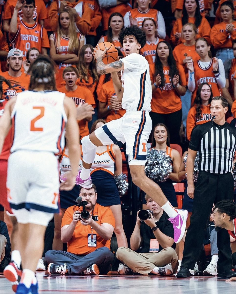 StickKidSports's tweet photo. StickKid POD🏄

Illinois -24 (-120) 2U

Illini are balling so far this year and have a freshman that I’m highly impressed in. Oakland is also a fade almost all year after losing almost all their pieces from last year. We did it once with Boise, let’s do it again.

Like = Riding🧡 https://t.co/jlsRiHuDMv