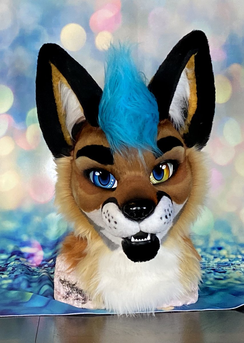 Onefurallstudio's tweet photo. Super cute!!  Meet our very first fully 3D printed head! Clove had his debut at Howloween this past weekend. Keep an eye out for more pics of this fox coming soon!

#onefurall #onefurallwednesday https://t.co/XQteHk43qx