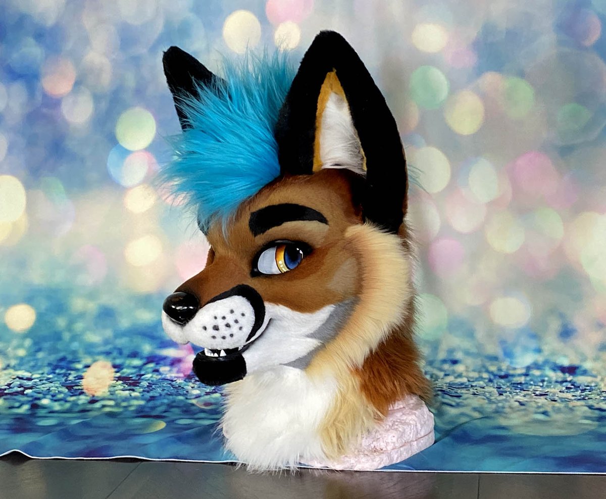 Onefurallstudio's tweet photo. Super cute!!  Meet our very first fully 3D printed head! Clove had his debut at Howloween this past weekend. Keep an eye out for more pics of this fox coming soon!

#onefurall #onefurallwednesday https://t.co/XQteHk43qx