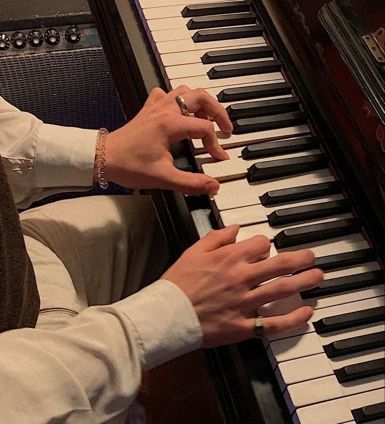 cherikscafe's tweet photo. love’s for show - cherik socmed au ⋆⭒˚.⋆

— every time charles releases news music, his fans start to spaculate who broke his heart again. little do they know, charles and his f1 racer boyfriend just love to write break-up songs together. the drama that follows is just a bonus https://t.co/0kADeo9yqz