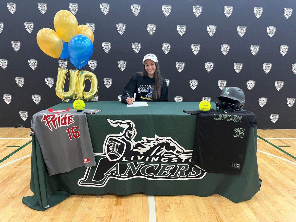 SoftballLivHS's tweet photo. National Letter of Intent Incredibly proud of @AllieNank2025  officially signed to play softball  at University of Delaware #bluehen @CoachMatten @DavidNanki13171 https://t.co/XC5wIw0Yhs