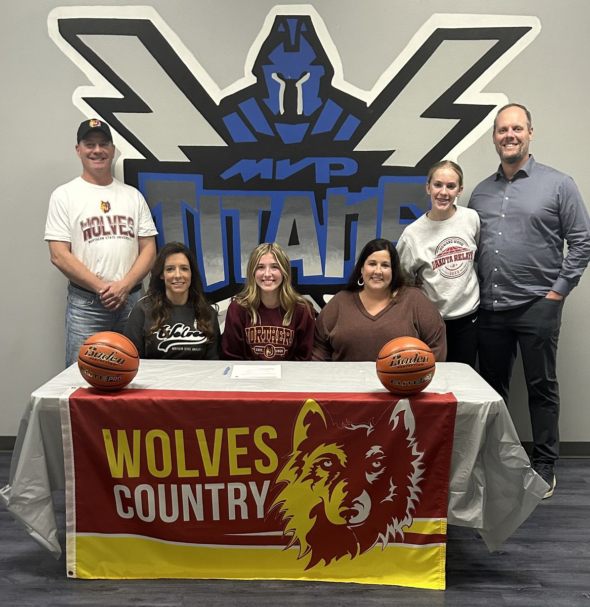 Lady Titans tweet media