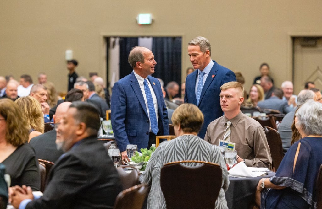 JonHusted's tweet image. It was an honor to be at the Buckeye State Sheriffs Association Annual Conference in Sandusky last night. While some have called to "defund the police," Ohio is investing!
 
We are helping our departments leverage technology for recruitment, getting more officers body cameras and