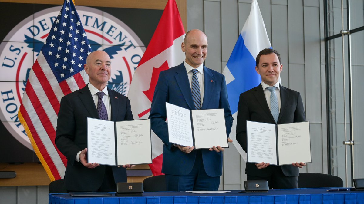 Today, 🇨🇦🇺🇸🇫🇮 signed the Icebreaker Collaboration Effort – the ICE Pact – to work together on developing polar icebreakers. Building on Canada’s expertise in the Arctic, this strategic partnership will support our collective economic &amp; national security priorities in the region.