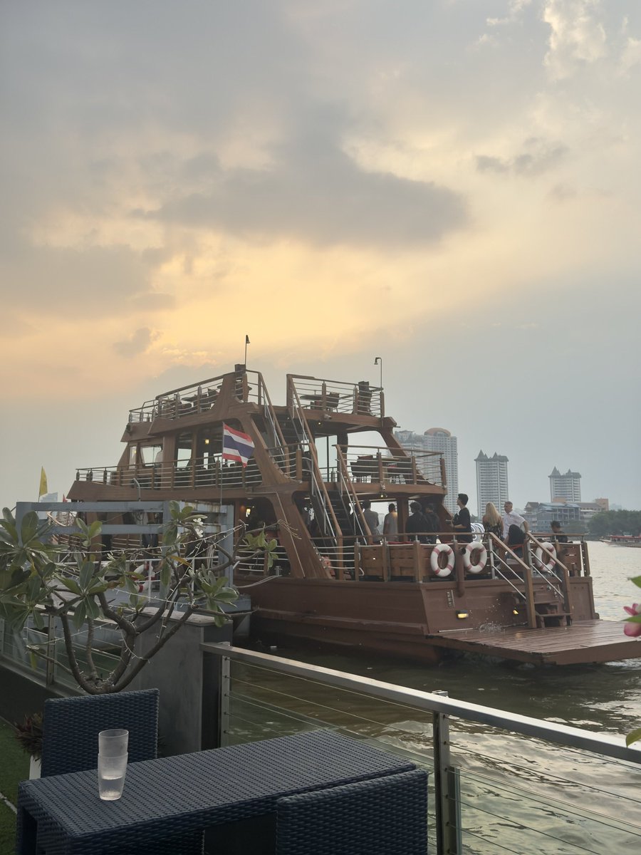 Enjoying the great hospitality by <a href="/0xHolonym/">human.tech | humn.eth</a> at DevCon with delicious food and stunning views of Bangkok 🇹🇭