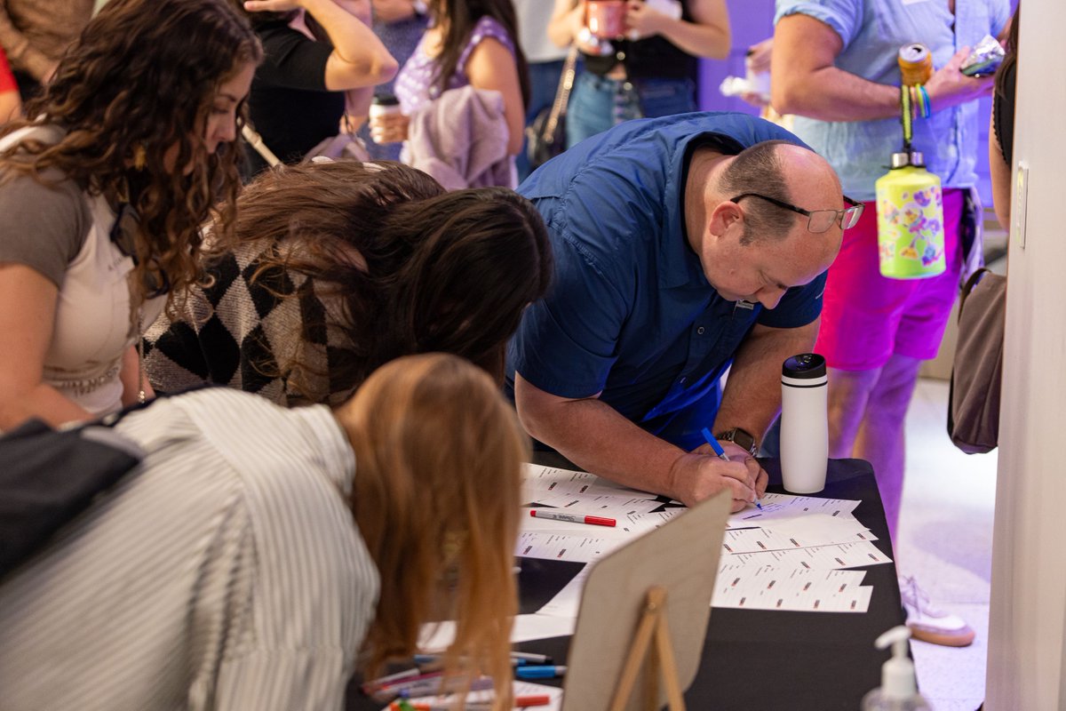 CM_Austin's tweet image. Who will you meet at our next event on November 15th? Our ice breaker name tags are a fun excuse to start a conversation with someone new. creativemornings.com/talks/michu-be… #CMthread #CMATX