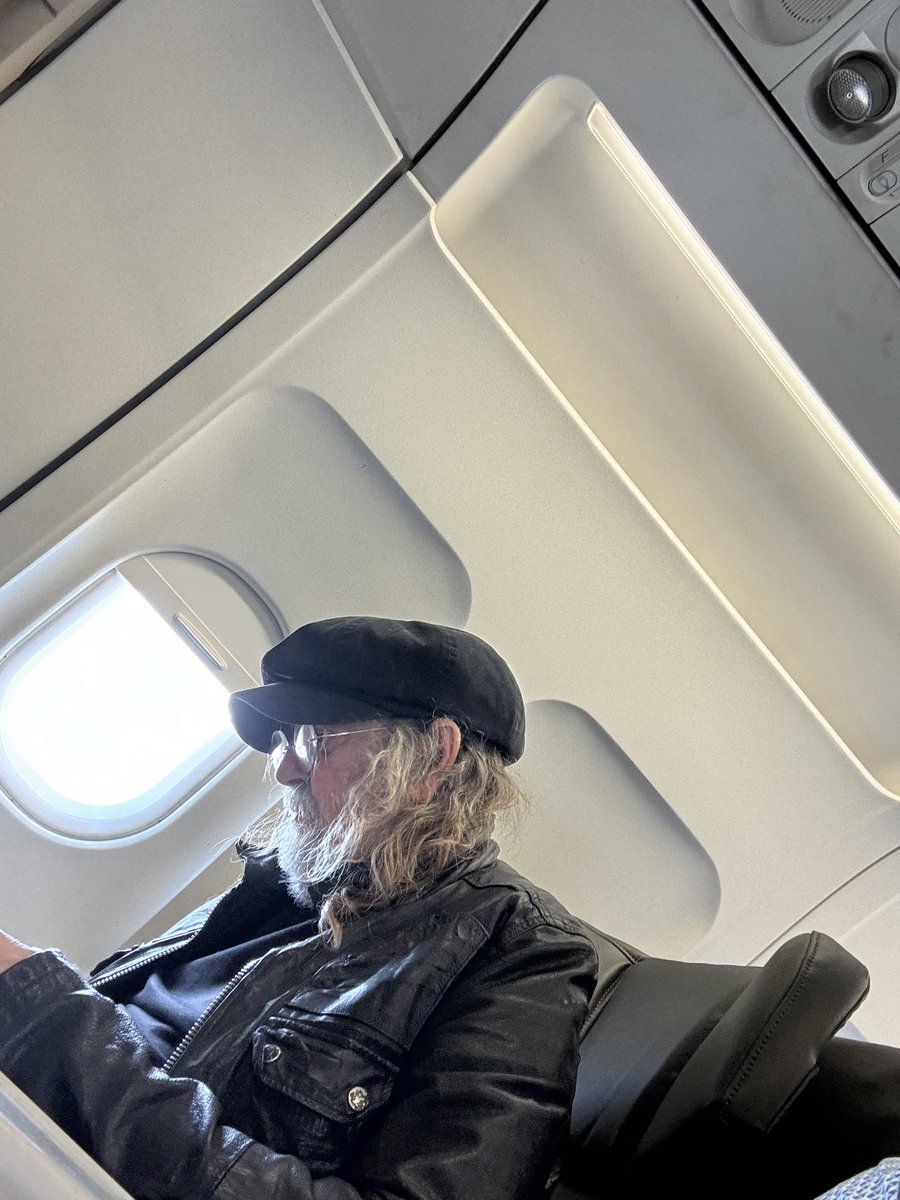 CraigDHodges's tweet photo. @raywylie Or this nice gentleman!!! https://t.co/I3rtynpanj