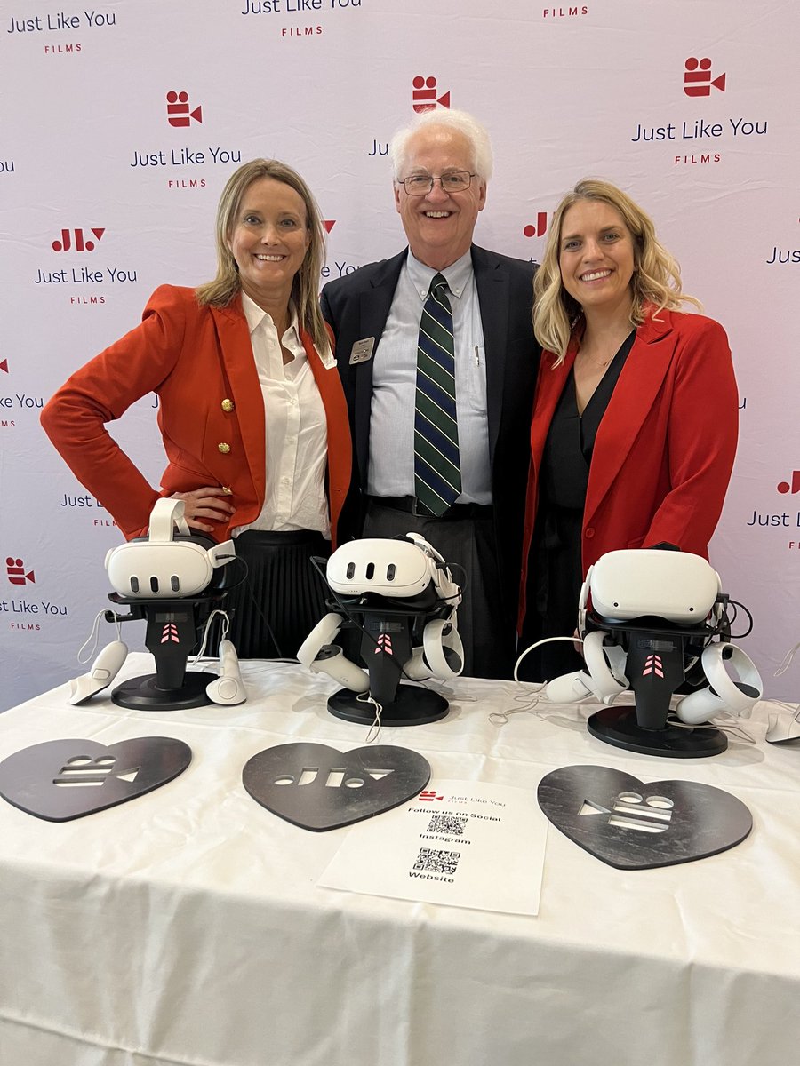 JLYFilms's tweet photo. Thank you to all of the amazing educators who joined us today at the @kansascitypbs Annual K-12 Tech Conference! We shared an exclusive preview of short clips &amp; trailer from May Contain: Two Sides. We loved sharing our “VR Bar” and hearing feedback! https://t.co/yKSXjMSYtC