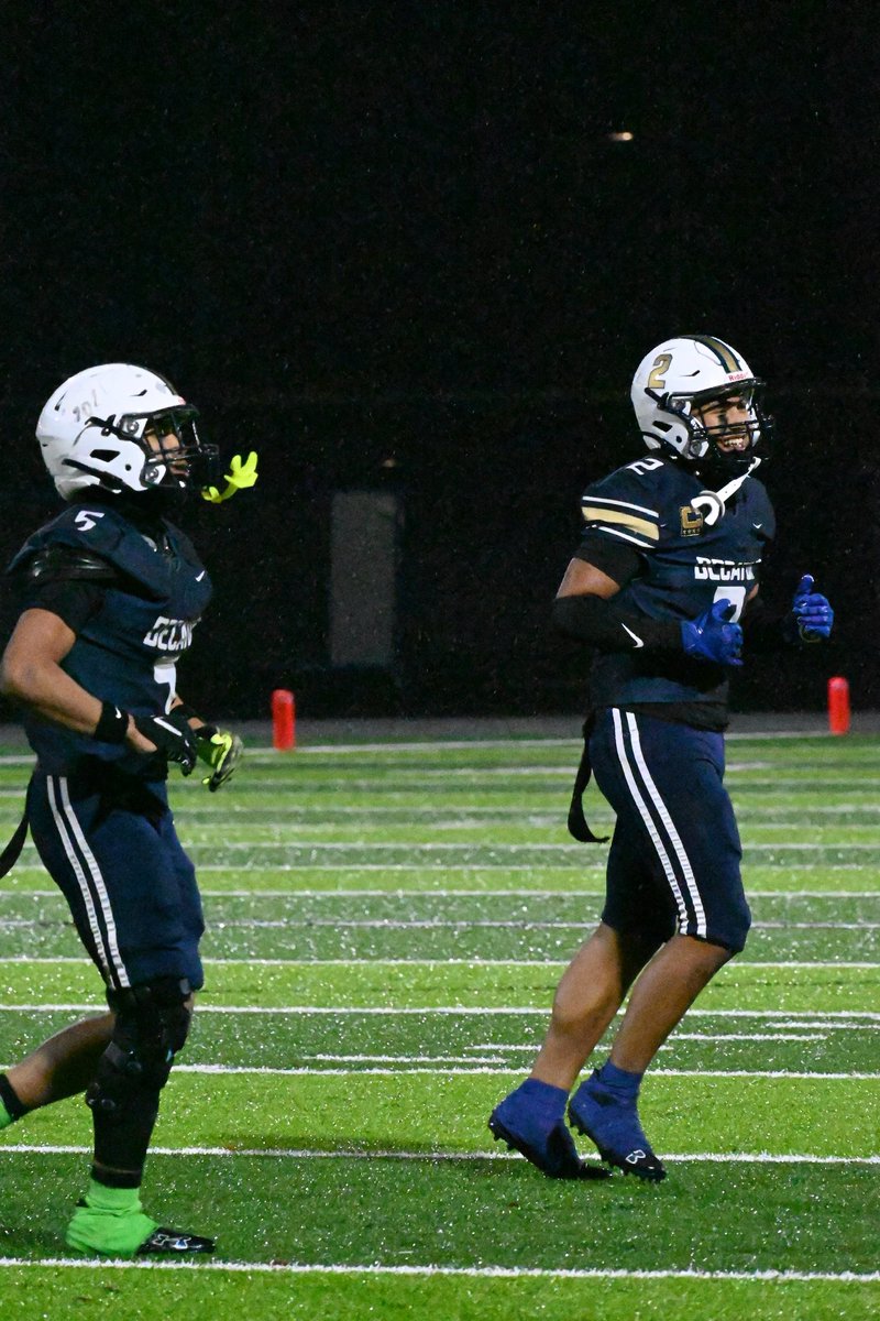 Blessed to receive defensive player of the year🙏<a href="/CoachMattDHS/">Matthew Vaeena</a> <a href="/CoachUso/">Uso Olivé</a>