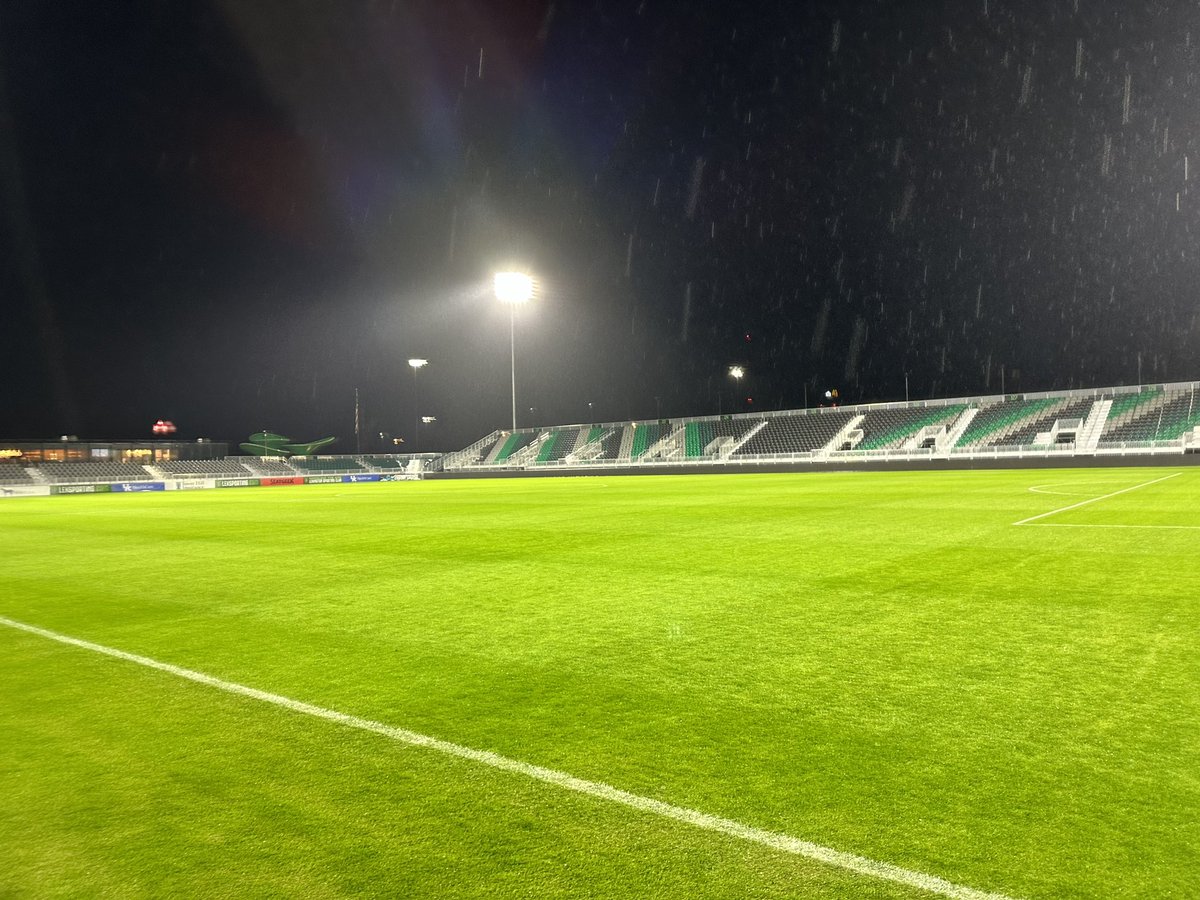 KorySmoot's tweet photo. After 90+ minutes of rain the pitch held up great. After fixing only 1 divot I would say the game was a success. Plus the Ladies of @LexSporting walked away with a hard earned point!!!@TheMotzGroup has provided us with a quality surface. https://t.co/C5pdt3pzOE
