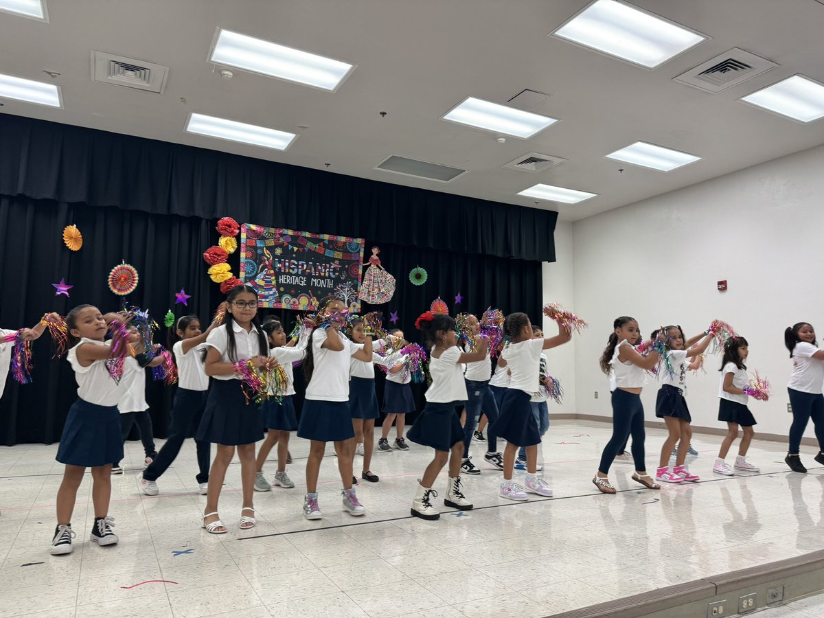 GesDual's tweet photo. Tonight I was able to enjoy Heritage Night @GES. I miss my Greenacres Family and students.@DebyMcNichols @GES_bulldogs @alexandriayala https://t.co/LjEAUmTFsJ