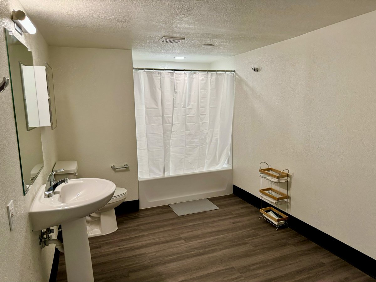 CityofPhoenixAZ's tweet photo. The City of Phoenix, in partnership with @UMOMndc, is proud to announce the opening of nearly 100 new shelter beds for families experiencing homelessness. #PHXSolutions

Learn more in the #PHXNewsroom: https://t.co/chnLb9RI0X https://t.co/fd5VlakMfL