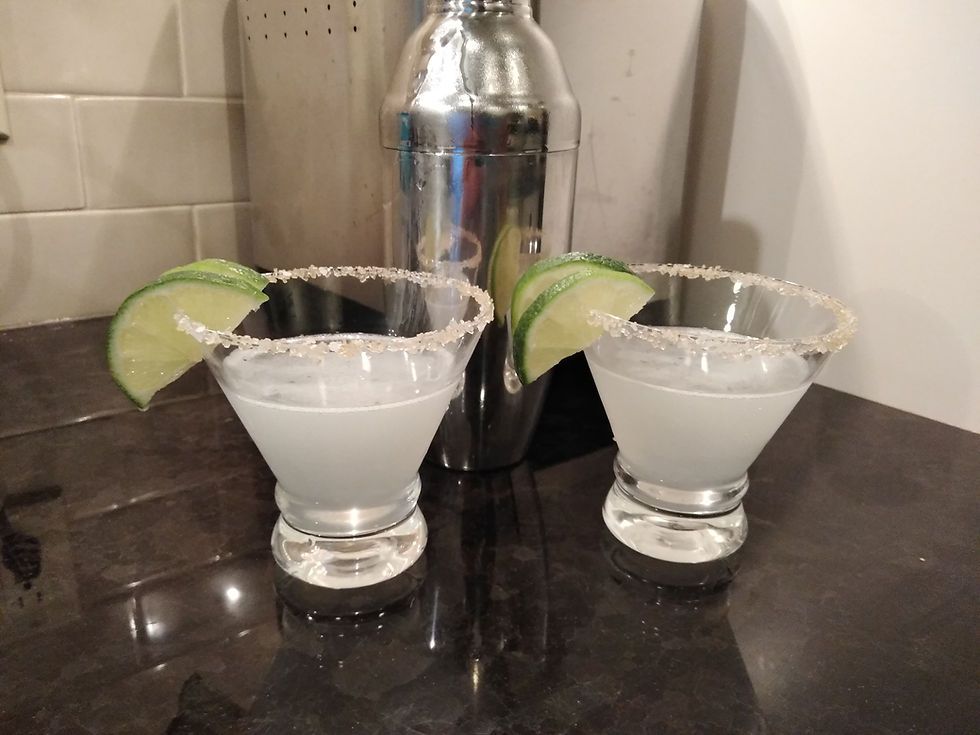 Kenny The Bartender here &amp; "National Spicy Guacamole Day" inconveniently falls on Thursday, so I need a cocktail, quick. How 'bout the Grumpy Dingo Radio 3-2-1 Margarita? It's easy to make &amp; will be gone in 3, 2, 1... #Cocktail #GrumpyDingoRadio
buff.ly/2zhAGRi