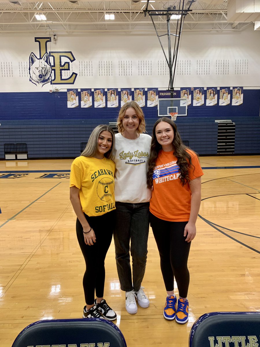 CoachLAinsley's tweet photo. So proud of these two on all their hard work and dedication bringing them to this special moment. Congratulations Jadyn and Ireanna! 💙 https://t.co/cSTLUbf4cU