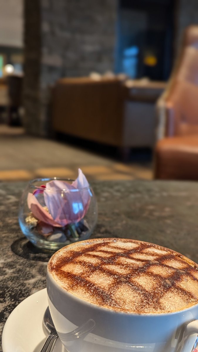 Kimkjaerside's tweet photo. Been a long day, starting in Edinburgh about 7am, with some good meetings at Loch Lomond. Now in Dundee and caught up from these various meetings
Another busy one tomorrow #lifeatexpedia @ExpediaGroup https://t.co/LgGjpjr5Tw