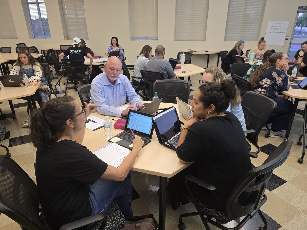 Ms_Waltmon tweet media