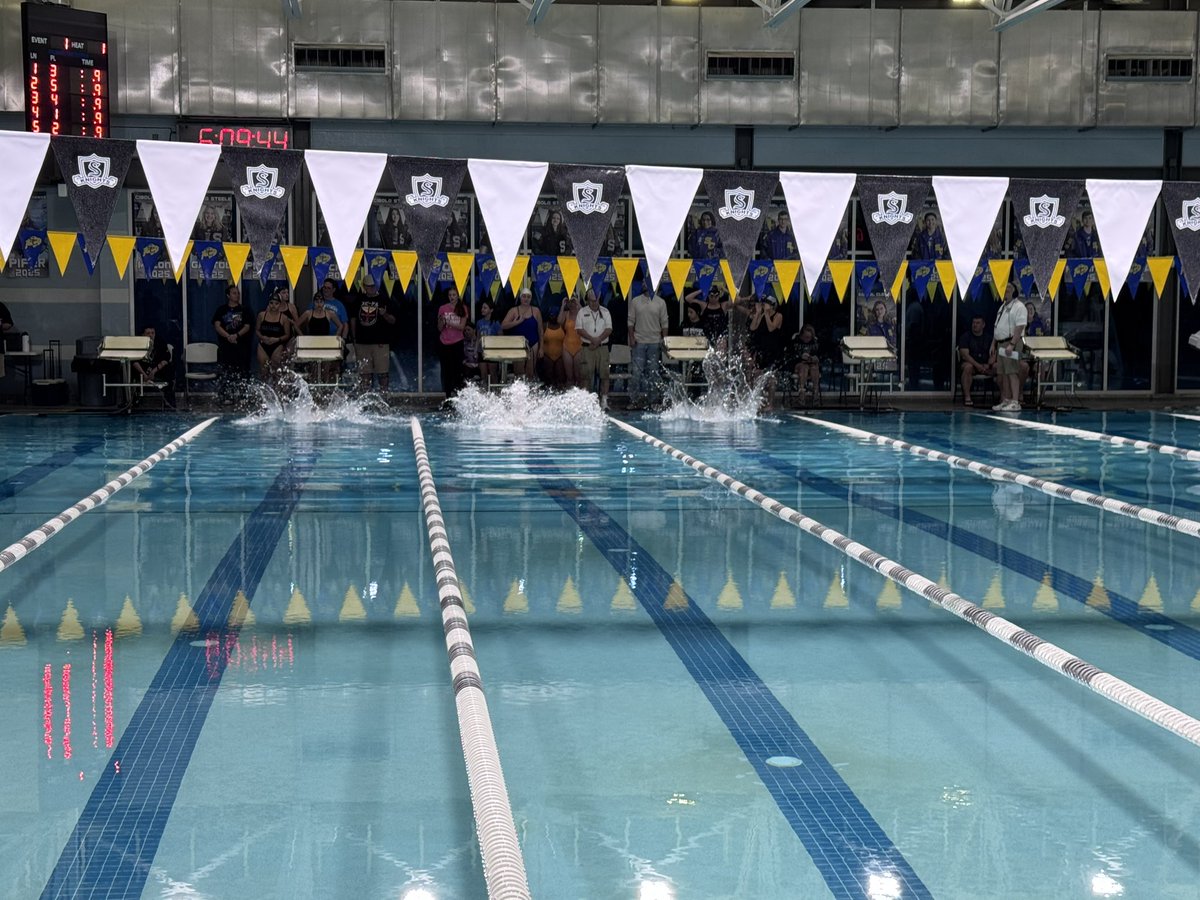 Teacher Appreciation night for our Clemens and Steele aquatics this evening. Let’s #GoBuffs! Lets #GoKnights! #WeAreSCUC <a href="/Steele_Waters/">Steele Aquatics</a> <a href="/ClemensAquatics/">Clemens Aquatics</a>