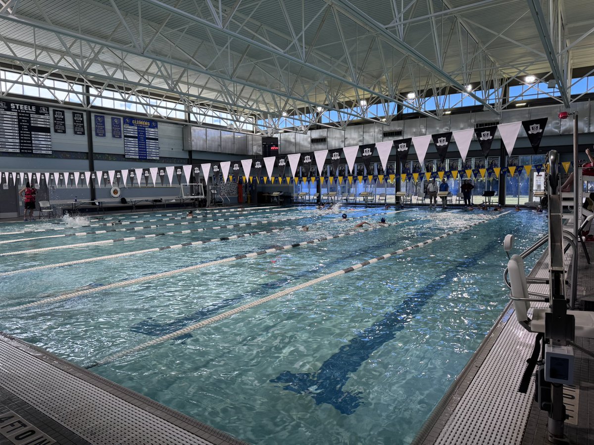 Amy M. Thomas tweet media