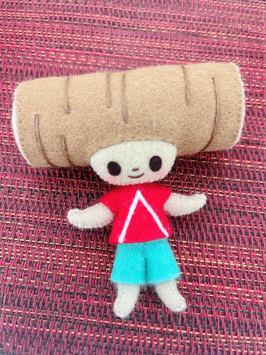 gobou_ahjikan's tweet photo. ヘルシー♪

（どきどき）はじめまして、ごぼっちです。

あじかんの社長に会えてあいさつできたよー
いっしょに写真撮ってもらえたよ、うれしいな。

しゃちょーとお出かけしたり、、、
ごぼうのこともっと広めていきたいなーよろしくね。

#ごぼう #あじかん #社長 #ごぼっち #Burdock https://t.co/tGqbEYLVfu