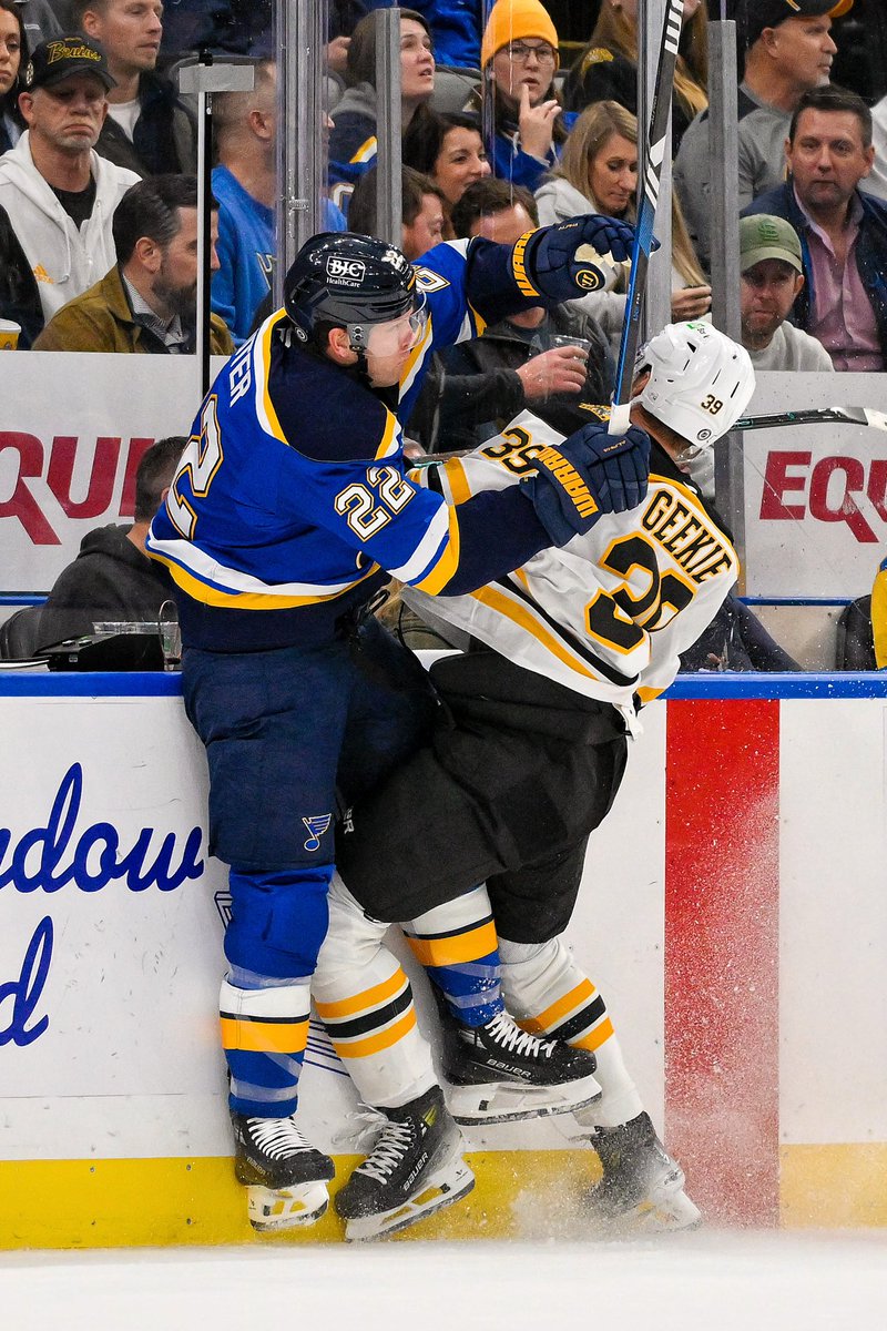 JeffCurryPhoto's tweet photo. Bruised.
.
.
.
.
#STLBlues #NHLBruins #NHL #EnterpriseCenter #LetsDoThatHockey #SportsBall #SportsHappenings #SportsPhotographer https://t.co/b3XjTFsGus
