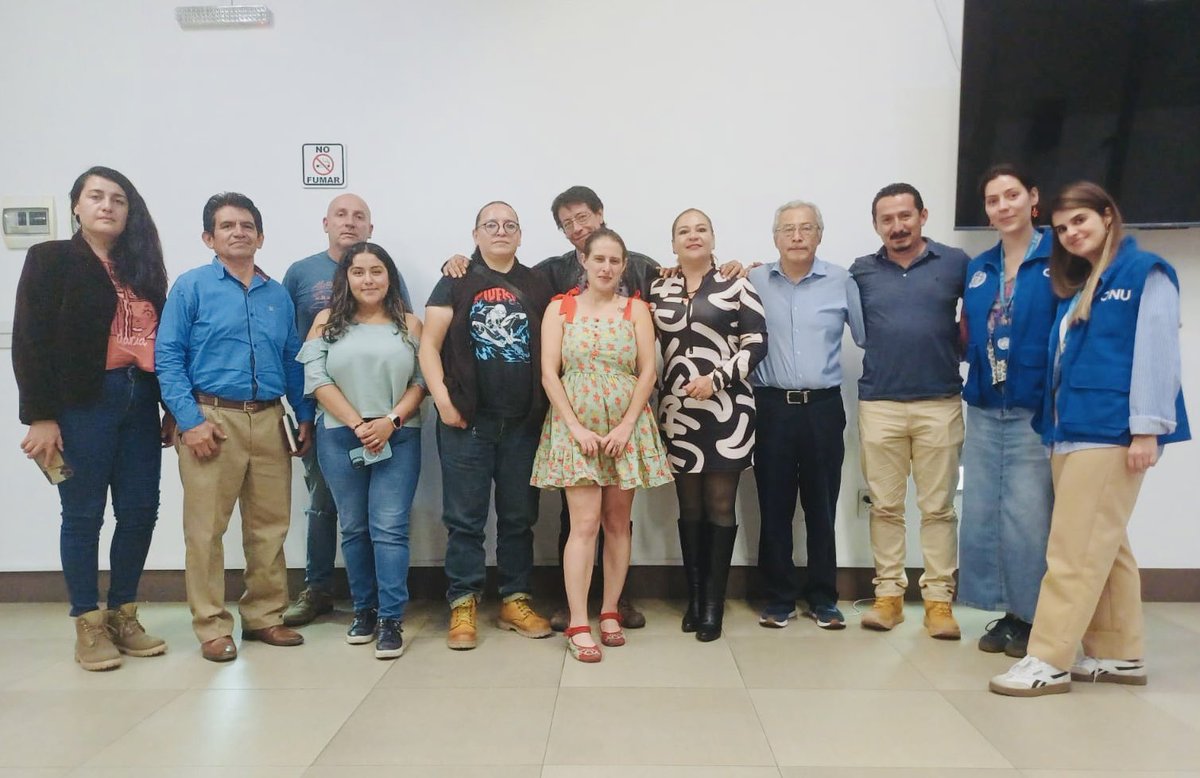 Nos reunimos con #periodistas del colectivo #NiUnoMás de #Michoacán. Reconocemos el esfuerzo de quienes informan en un contexto de violencia creciente. También dialogamos con autoridades para revisar avances en investigaciones de delitos contra personas defensoras de #DDHH y