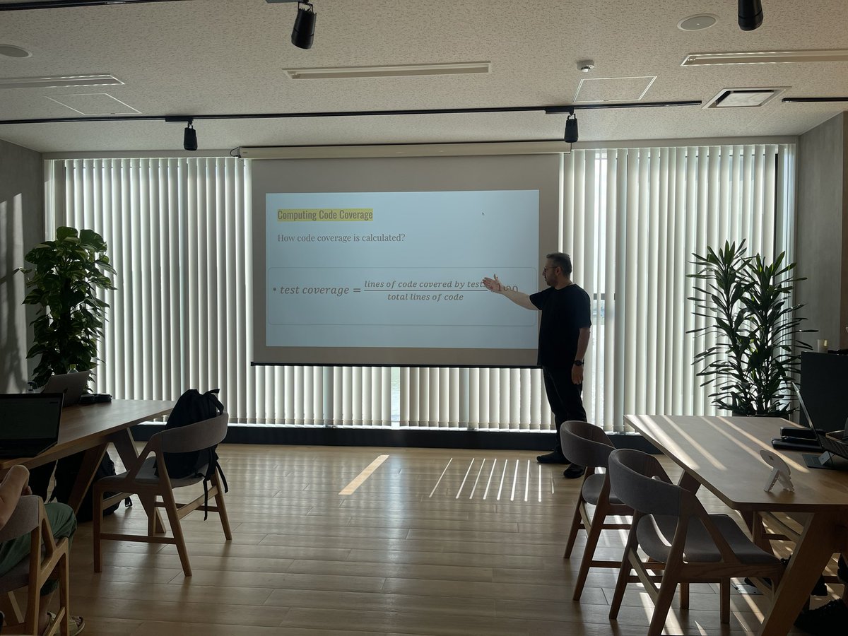 DurukalMesut's tweet photo. Something cool is happening 😎 amazing workshop by @altugaltintas. @tokyotestfest workshops started with a wonderful session at @AutifyJapan @tsueeemura https://t.co/2syosRwQwq