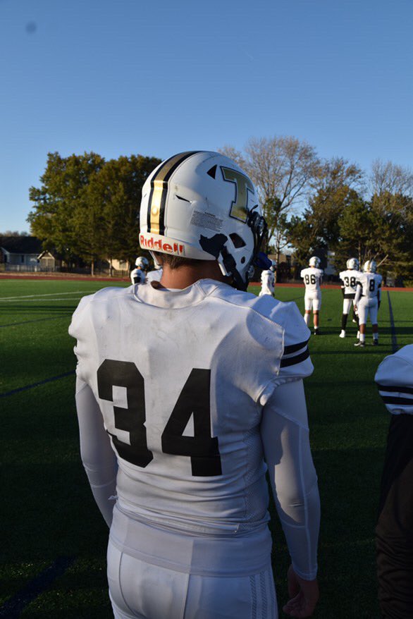 C_RodriguezD's tweet image. Blessed to be posting this even at all, Blessed to be playing the sport i love, along w coaches 24-25@Coach_CNeas21 @Sdsteffen55 @thsbearfootball @6starfootballKS @PrepRedzoneKS @dreamallamerica 

Offense:
192 Rushing Yards 
3 Touchdowns
Defense
16 Sacks
48 Tackles
16 TFLS 
2 FF