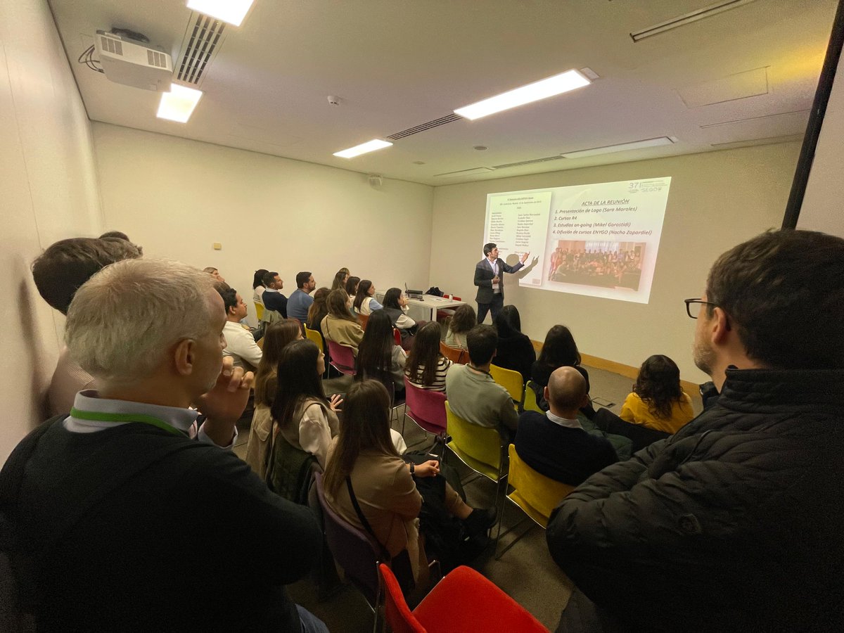 Quique_ChC's tweet image. 10º aniversario del #JGO en Valencia con sala llena y mucha emoción en @oncosego! 

Revivimos los inicios del grupo con documentos y fotos históricas y discutimos sobre los próximos proyectos con las nuevas generaciones! 

La pasión por la ginecología oncológica sigue creciendo!