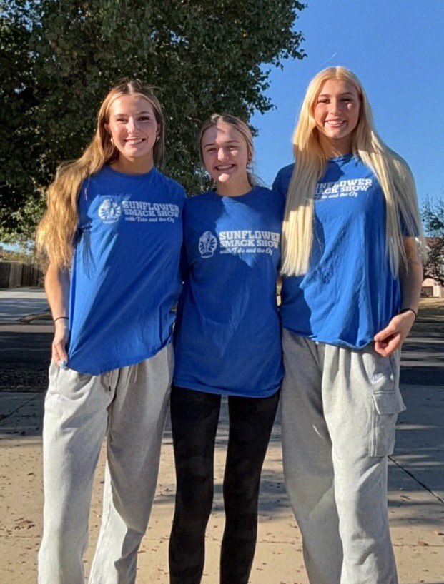 Sunflower Smack Show (@sunflowersmack) on Twitter photo 🏀🎙️TEAM PREVIEW🎙️🏀
Our next ‘24-‘25 <a href="/KSHSAA/">KSHSAA</a> GBB Team Preview‼️
5A <a href="/Hays_Hoops/">Hays High Lady Indian Basketball</a>‼️
Coach <a href="/lcmelvin/">Len Melvin</a> & players
<a href="/mollycmartin_/">Molly Martin</a> <a href="/KatieLinenberg1/">Katie Linenberger</a> & Kenlee Winter. Have a listen‼️
🎙️➡️ on.soundcloud.com/8FGtttH7hQJUAK… 🏀🎙️TEAM PREVIEW🎙️🏀
Our next ‘24-‘25 <a href="/KSHSAA/">KSHSAA</a> GBB Team Preview‼️
5A <a href="/Hays_Hoops/">Hays High Lady Indian Basketball</a>‼️
Coach <a href="/lcmelvin/">Len Melvin</a> & players
<a href="/mollycmartin_/">Molly Martin</a> <a href="/KatieLinenberg1/">Katie Linenberger</a> & Kenlee Winter. Have a listen‼️
🎙️➡️ on.soundcloud.com/8FGtttH7hQJUAK…