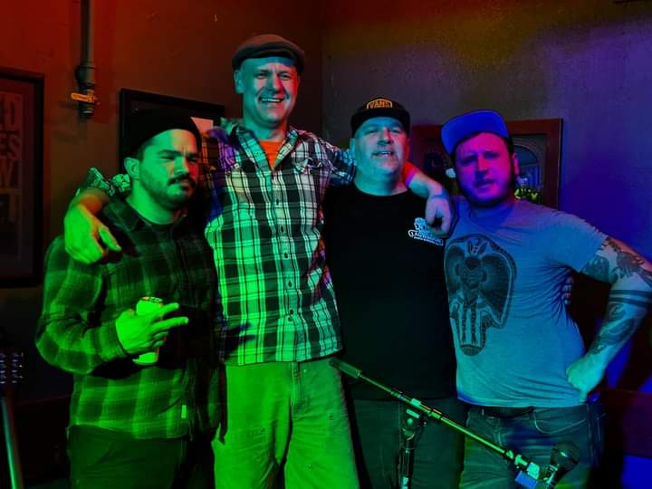 Crew approves of the acoustic show we just put on at <a href="/mcmenaminsbeer/">McMenamins Breweries</a> Al's Den. Thanks to all who made it out for all the cocktails and suds done dirt cheap. Til next time🍸🍹🍻